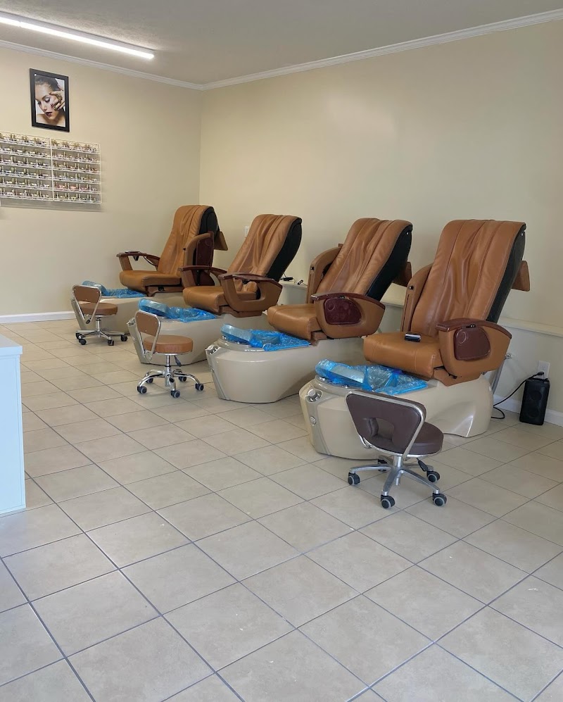 Bold Dominican style nail work