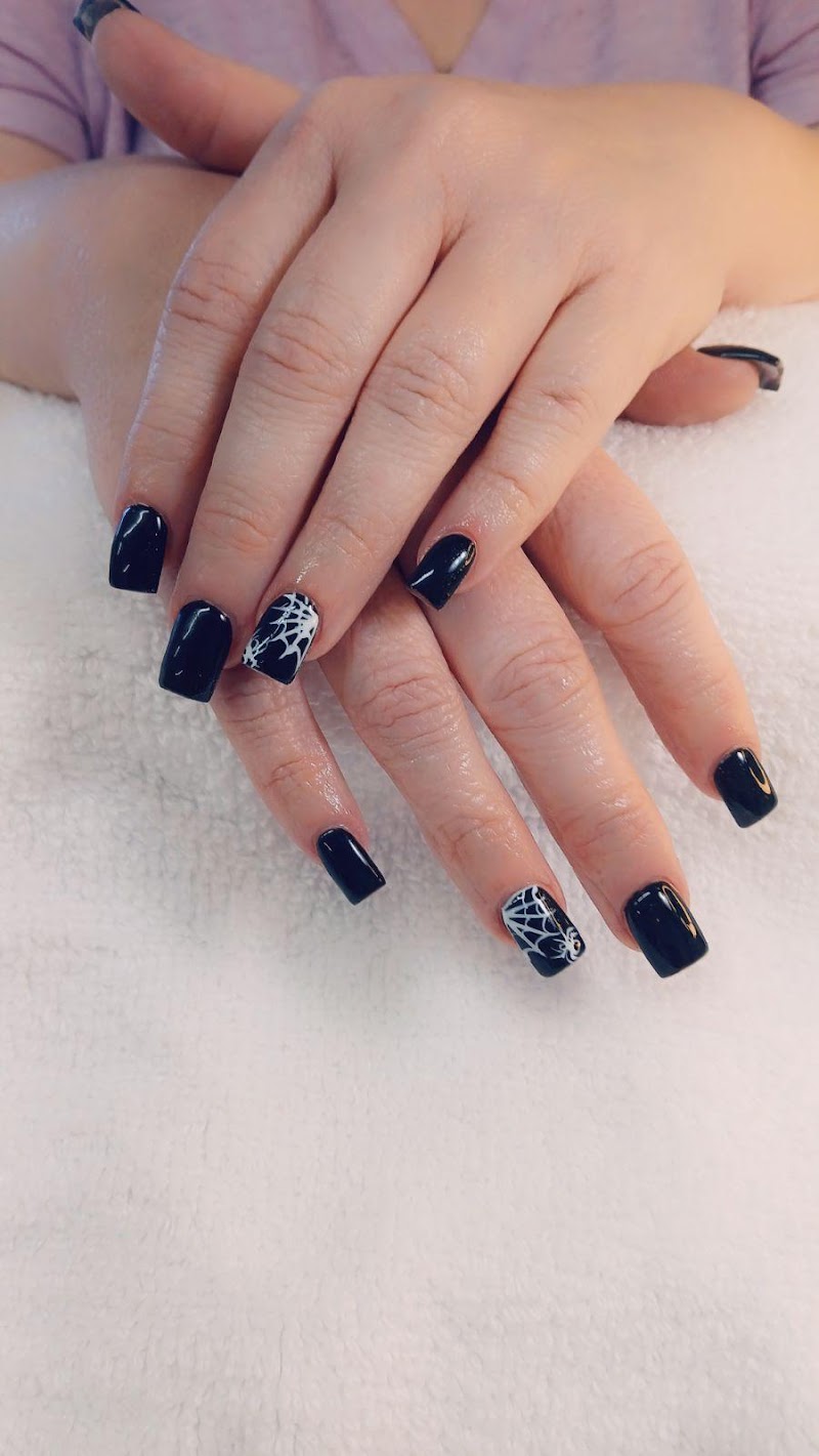 Beautiful nail art by the M & G team