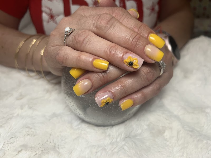 Precision French tip nails